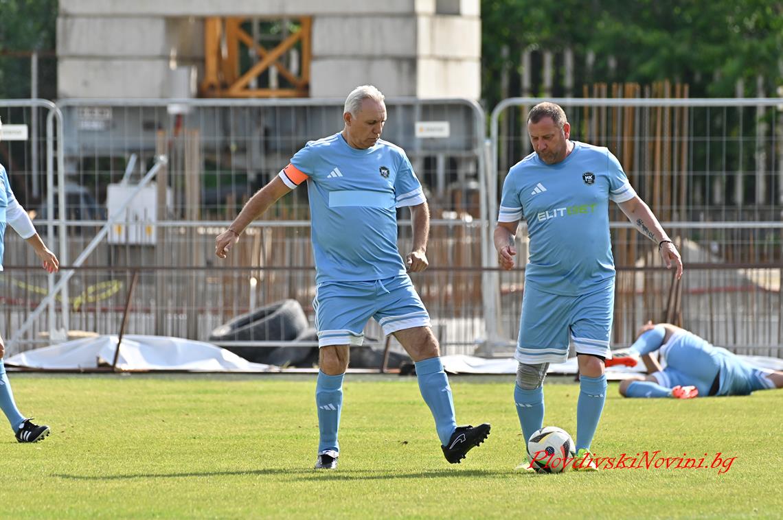 Стоичков потвърди, че ЦСКА води преговори с Милан и Барселона за откриването на "Армията"