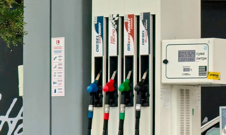 Експерт за идеята за таван на цената на горивата: Несериозно е, може да имаме цена, но няма да имаме горива