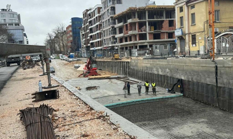 Пускат западния локал на бул. „Васил Априлов“, за 2 нощи асфалтират кръговото кръстовище