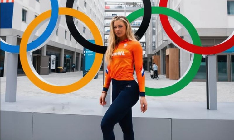 Олимпийска шампионка се пусна по бански 