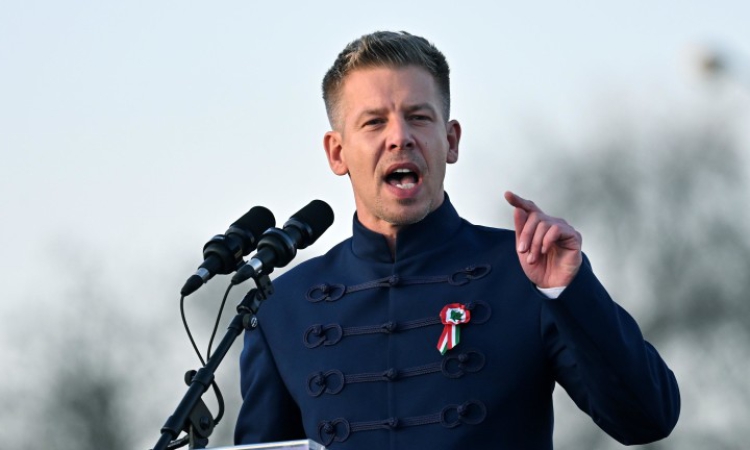 Мадяр: Администрацията на Орбан унищожава документи