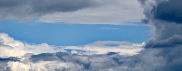 Дъжд и гръмотевици, температурите падат около 13° 