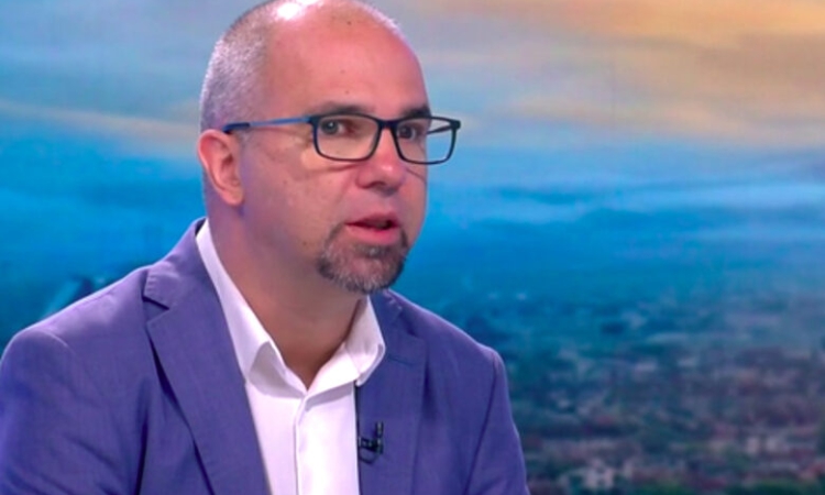 Първан Симеонов: Румен Радев не е Орбан! Той е българският Петер Мадяр!