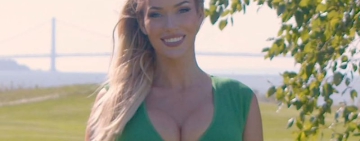 Голфърка напомни за огромните си гърди