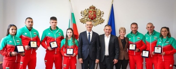 Министър Илиев награди медалистите от Европейското първенство по самбо