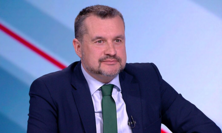 Калоян Методиев: Структурата на кабинета "Радев" е трагична. Реден е 50 на 50: 50% са свързани с Радев и 50% с Пеевски