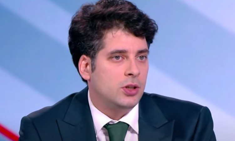 Кой е Атанас Пеканов, оказал се обратно в правителство на Радев