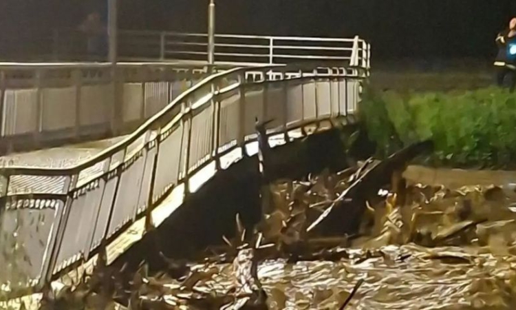 Водната стихия удари Априлци и Дряново - има наводнени къщи, жена е евакуирана