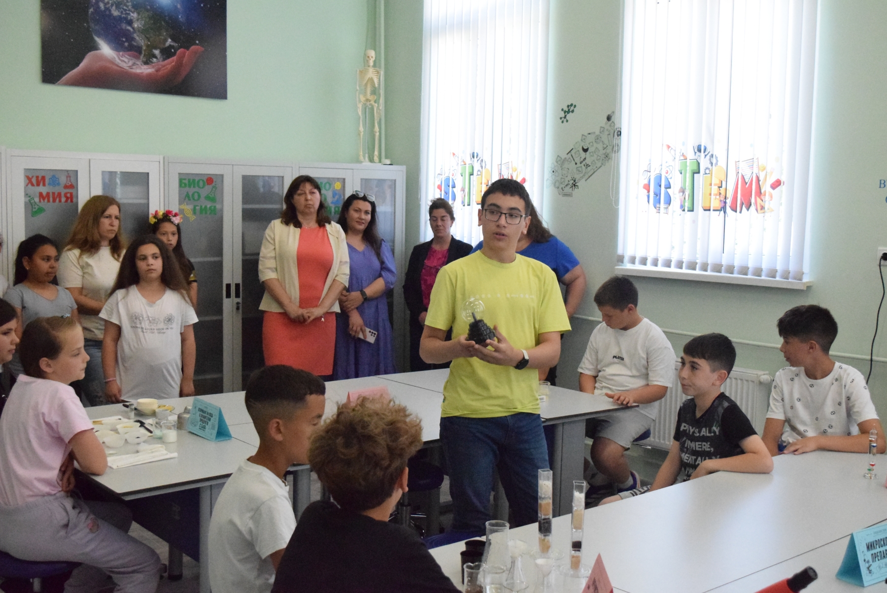 Откриха STEM среда по природни науки, математика и информационни технологии в училището в Строево