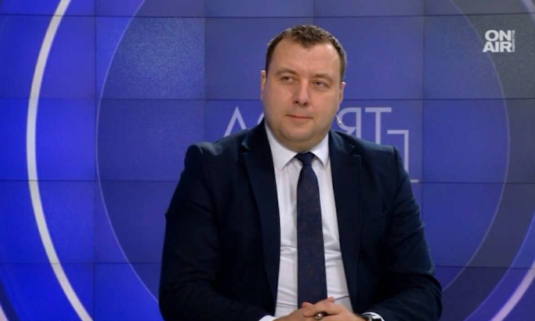 Петров, „Възраждане“: 95% от стоките от 50 лева станаха 50 евро!