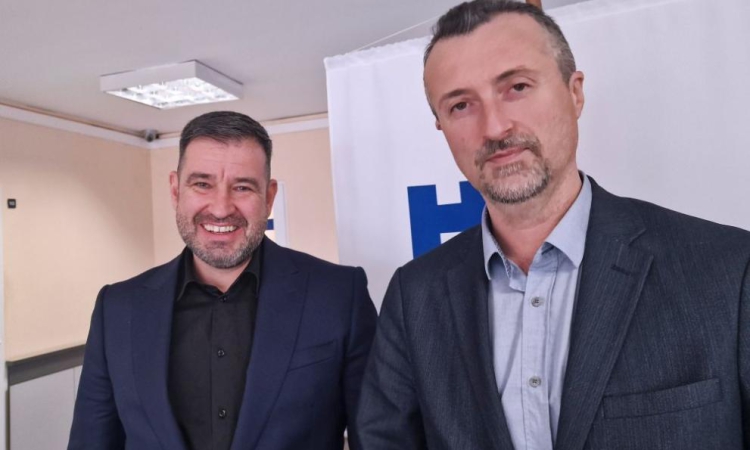 И Момчил Мавров подаде оставка