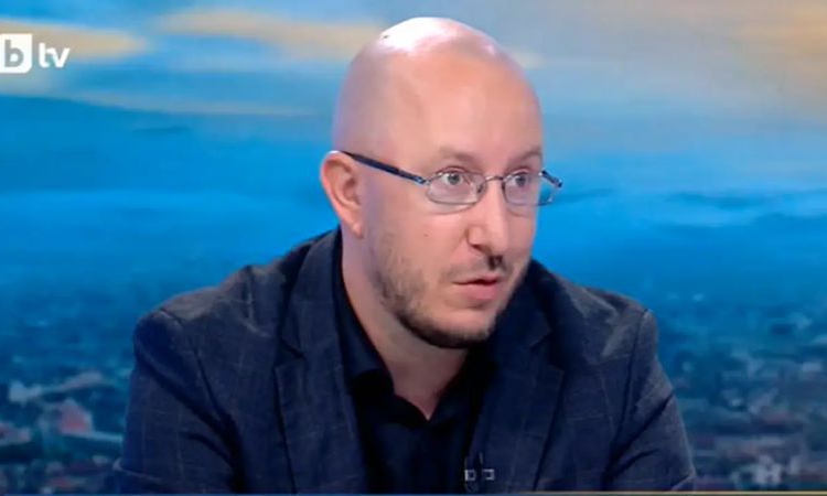 Кръстев, икономист: Бюджетите в левове ни вкараха в свръхдефицит, бюджетът в евро няма да ни изкара от него