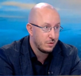Кръстев, икономист: Бюджетите в левове ни вкараха в свръхдефицит, бюджетът в евро няма да ни изкара от него