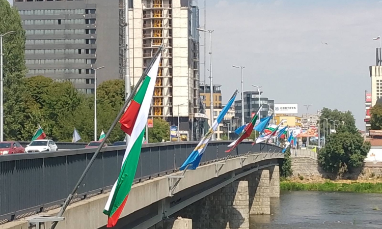 Септември започва с жега и следобедни гръмотевични бури