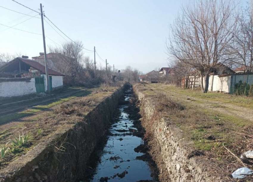 Почистени са деретата в населените места на община Асеновград