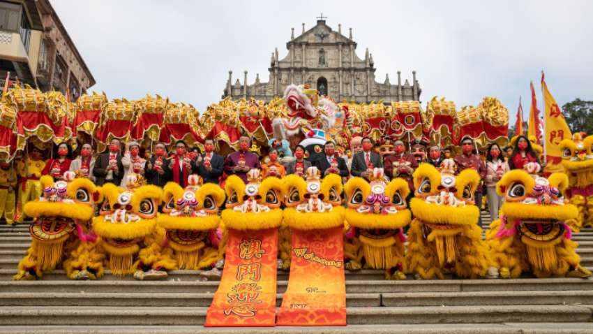 Китай посрещна годината на Заека