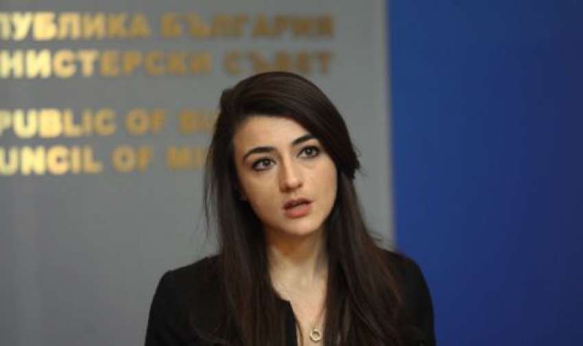 Лена Бориславова отрече за спецслужбите: Не съгласуваме с никое посолство