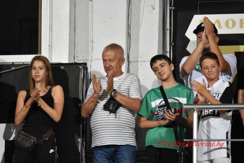 Крушарски се закани на Бербатов и обеща да оправи футбола за 12 месеца