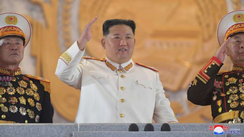 Ким Чен Ун пристигна в Русия
