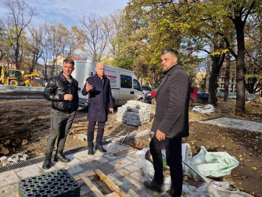 Костадин Димитров и Георги Стаменов инспектираха дейностите по обновяването на Дондуковата градина